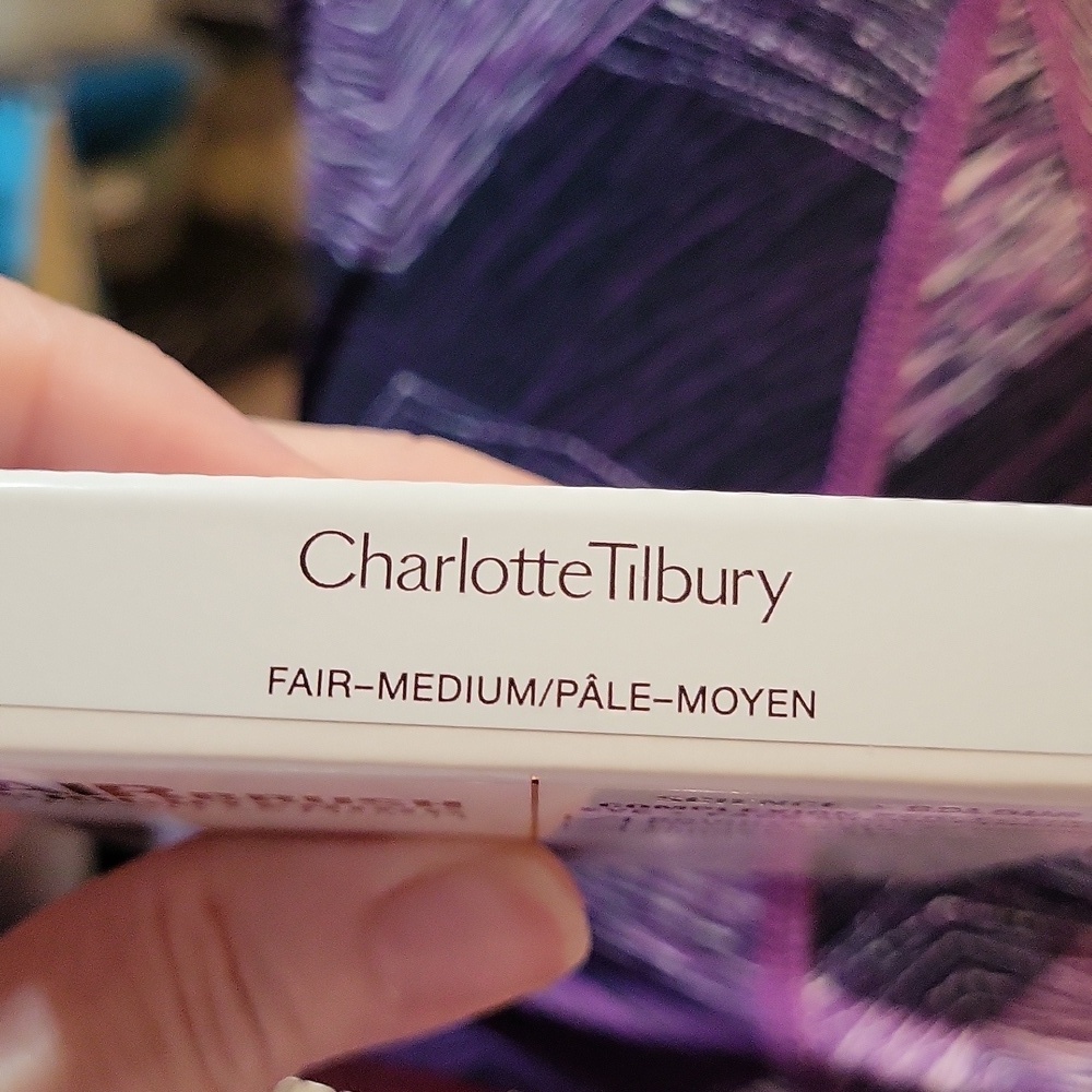 Charlotte Tilbury Airbrush Flawless Finish Brightening Powder, Fair/Med, 9g, NIB - Picture 6 of 6
